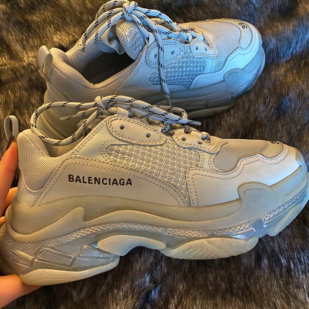 Balenciaga triple s grey
